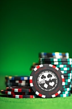 rinz mobile app displaying Super Sic Bo stream in portrait mode with betting controls